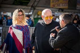 Jolanda Neff und Bruder Magnus beim Interview.